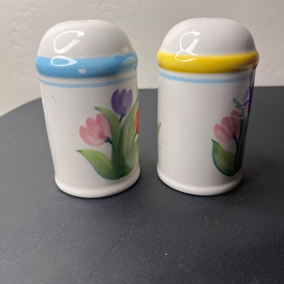 Mervyns 1998 Hand-Painted Tulip Ceramic Salt & Pepper Shakers Blue & Yellow - Picture 6 of 10
